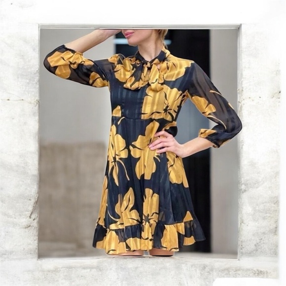 Emme by Marcella Hoboe Beautiful Black & Gold Bow Tie Front 6 USA​​​​​​​​​​​​​​